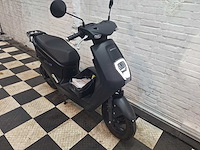 Honda em1 45 km elektrische bromscooter - afbeelding 7 van  7