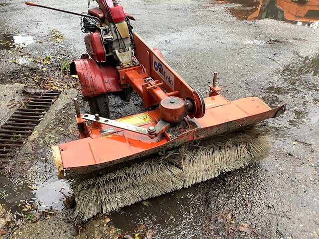 Honda f660 zelfrijdende veegmachine - afbeelding 4 van  5