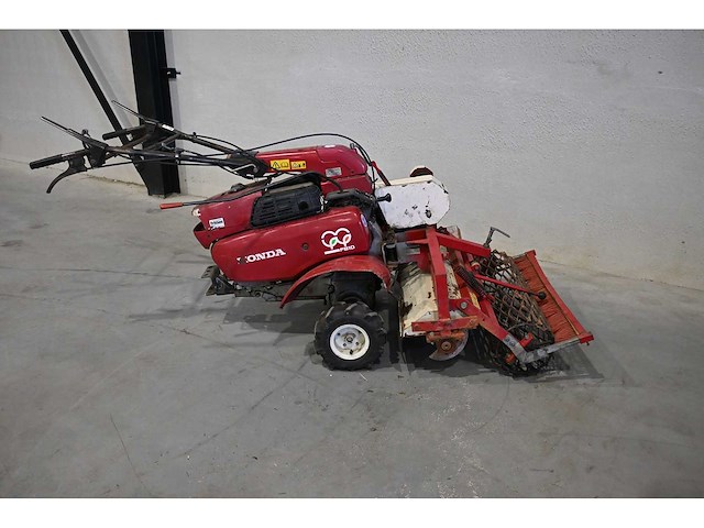 Honda f810 landbouw bewerkingsmachine met schijvenegge en verkruimerrol - afbeelding 1 van  11