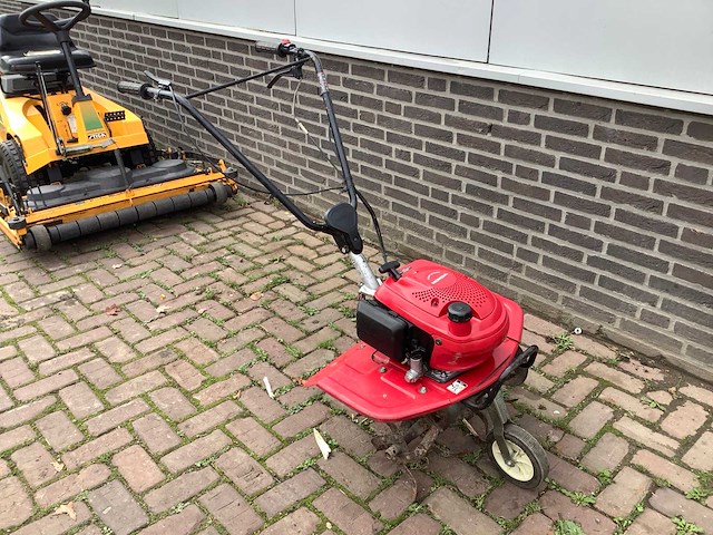 Honda grondfrees - afbeelding 1 van  4