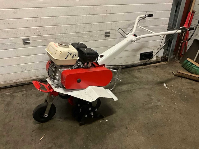 Honda grondfrees - afbeelding 1 van  6