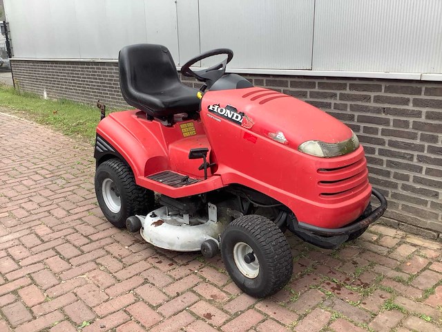 Honda hm2417 v twin zitmaaier - afbeelding 1 van  7