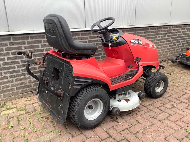 Honda hm2417 v twin zitmaaier - afbeelding 3 van  7