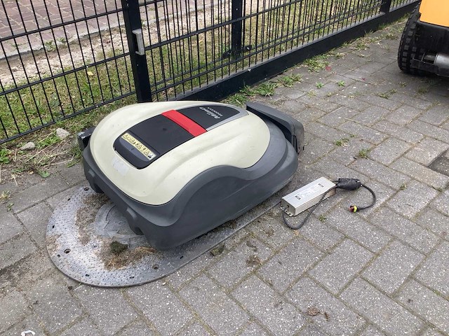 Honda hrm3000-e robotmaaier - afbeelding 2 van  4