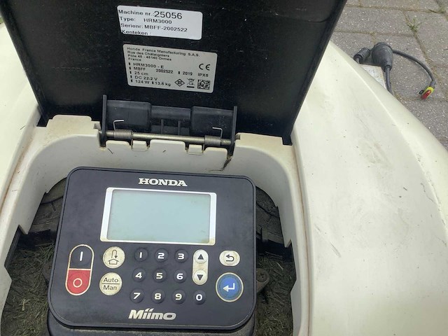 Honda hrm3000-e robotmaaier - afbeelding 4 van  4