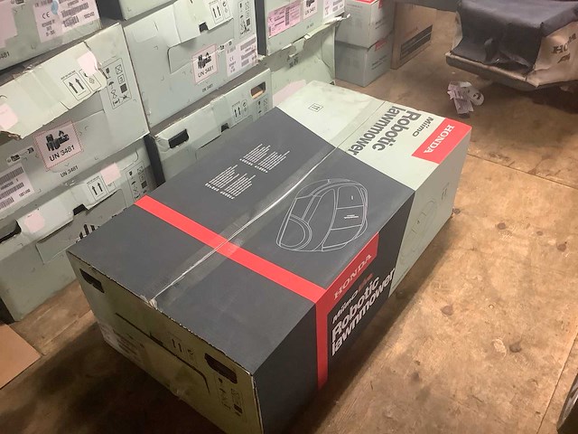 Honda hrm4000 ec robotmaaier - afbeelding 3 van  4