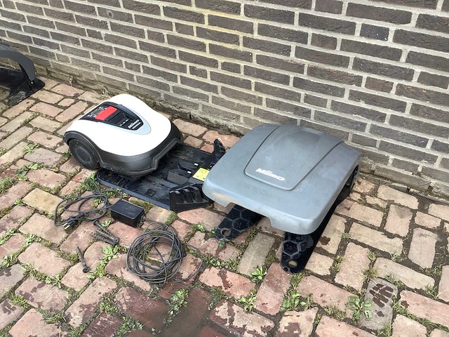Honda hrm40e robotmaaier - afbeelding 1 van  2
