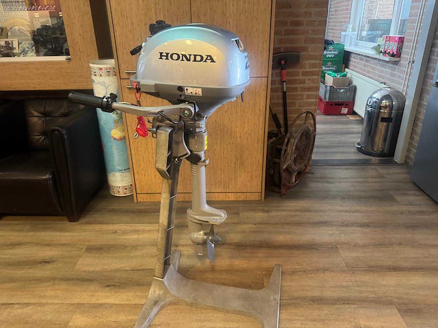 Honda kortstaart buitenboordmotor - afbeelding 1 van  5