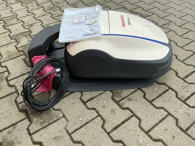 Honda miimo hrm1500 robotmaaier - afbeelding 6 van  11
