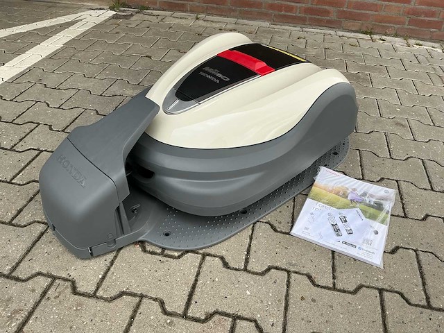 Honda miimo hrm3000k1 robotmaaier - afbeelding 1 van  12