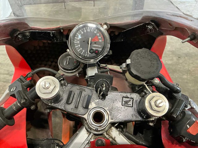 Honda pc25 600cc circuit racer motorfiets - afbeelding 5 van  7