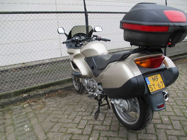 Honda rc 47 - motorfiets - nt 650 deauville - motorfiets - afbeelding 7 van  17