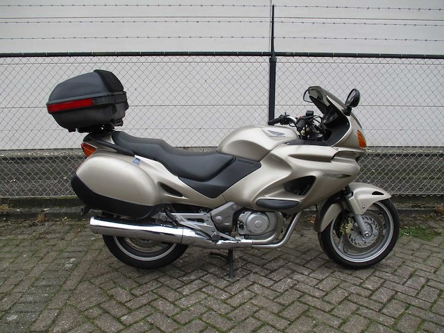 Honda rc 47 - motorfiets - nt 650 deauville - motorfiets - afbeelding 17 van  17