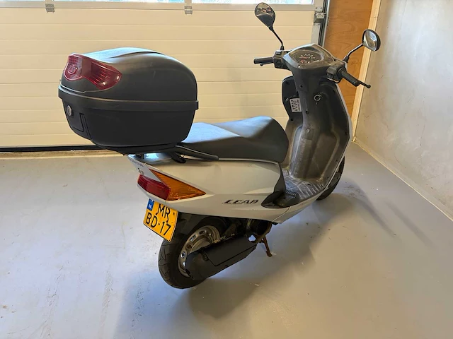 Honda scooter scv 100 lead motorfiets - afbeelding 30 van  36