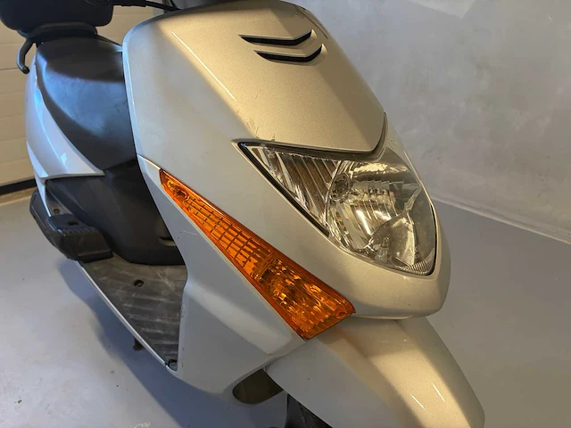 Honda scooter scv 100 lead motorfiets - afbeelding 24 van  36