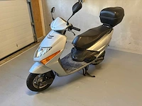 Honda scooter scv 100 lead motorfiets