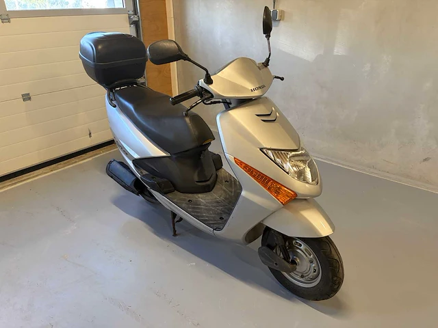 Honda scooter scv 100 lead motorfiets - afbeelding 3 van  26