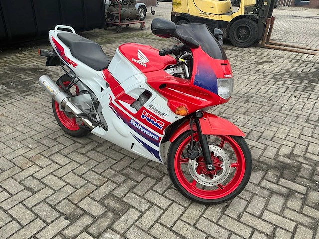 Honda sport motorfiets - afbeelding 8 van  15