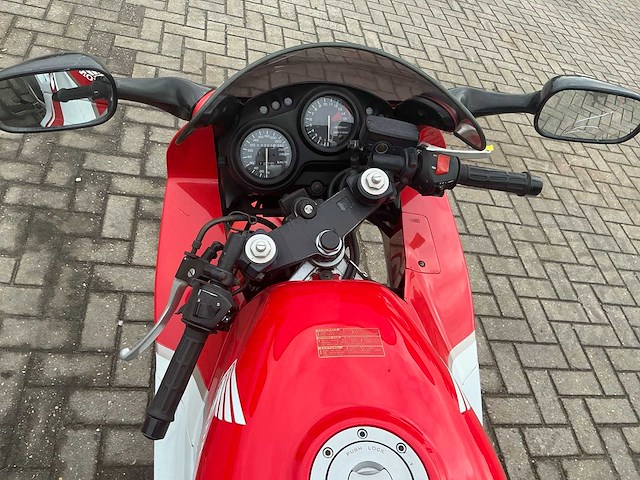 Honda sport motorfiets - afbeelding 15 van  15