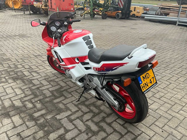 Honda sport motorfiets - afbeelding 11 van  15