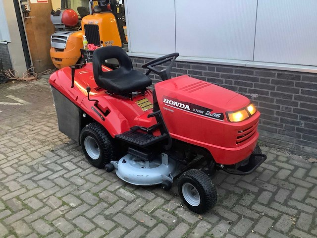 Honda v-twin 2216 zitmaaier - afbeelding 1 van  6