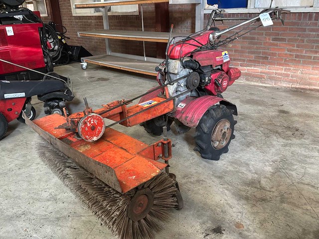 Honda zelfrijdende veegmachine - afbeelding 1 van  9