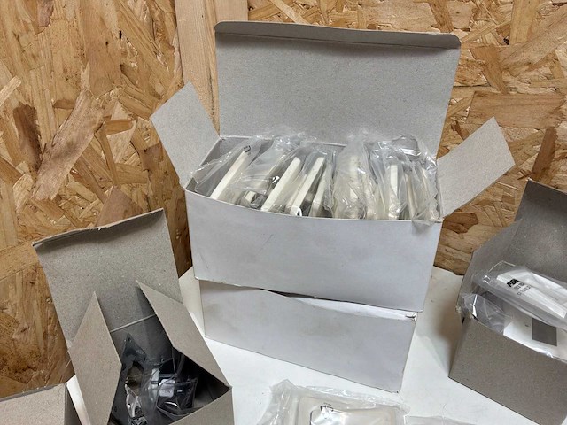 Honeywell partij schakelaars & afdekplaten - afbeelding 11 van  17