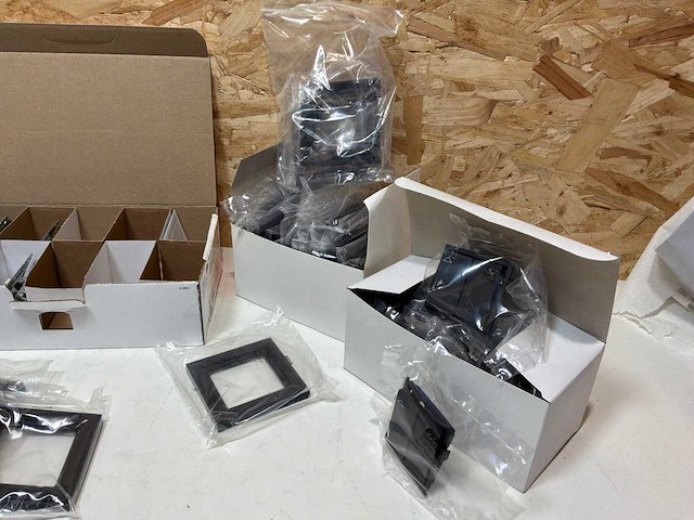 Honeywell partij schakelaars & afdekplaten - afbeelding 3 van  17