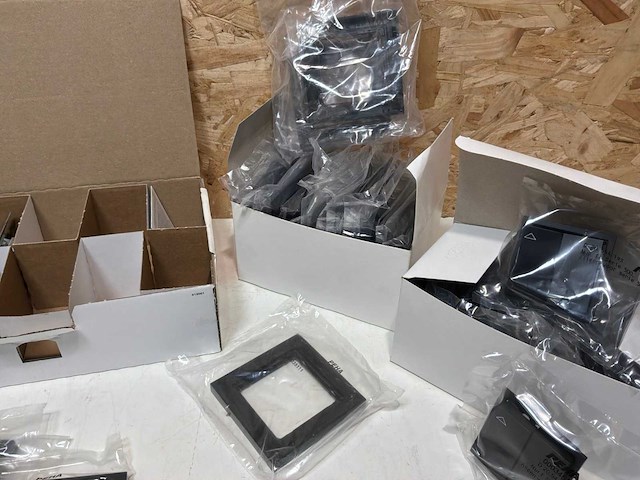 Honeywell partij schakelaars & afdekplaten - afbeelding 6 van  17