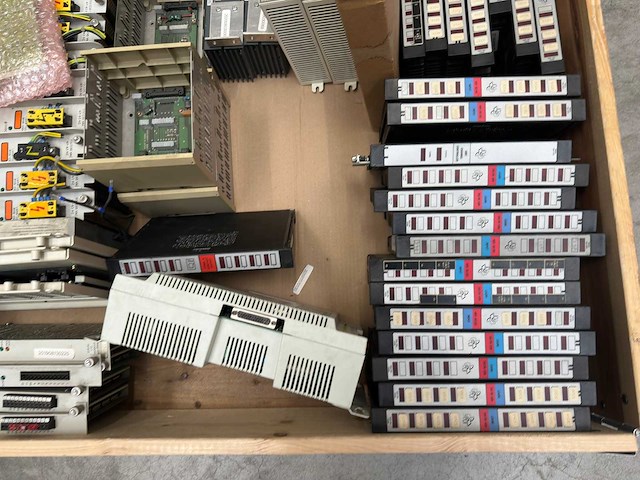 Honeywell / texas instruments - partij industriële plc modules en i/o systemen - afbeelding 7 van  8