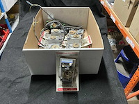 Honeywell tradeline v804a1098 24v solenoïde-operator (9x) - afbeelding 1 van  2