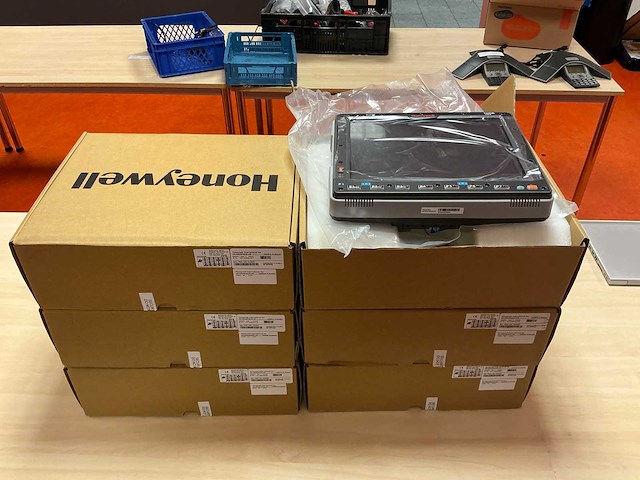 Honeywell vm3a touchscreen computer (6x) - afbeelding 1 van  3