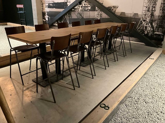 Hoog eettafel opstelling - afbeelding 3 van  5