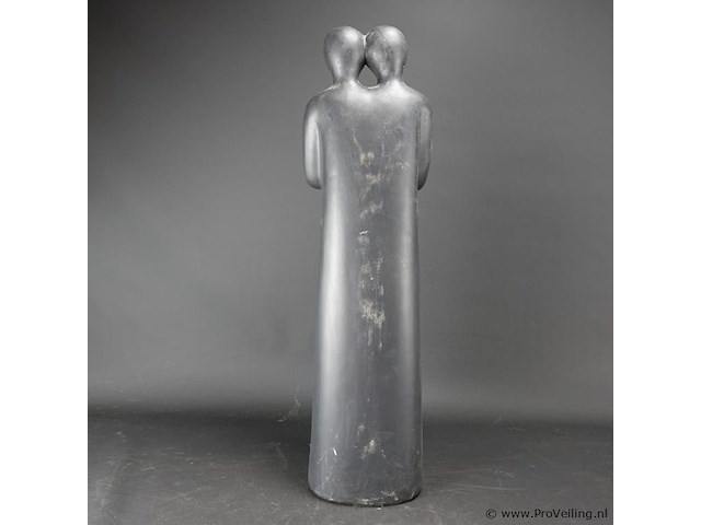 Hoog keramieken gestiled beeld van een paar - afbeelding 3 van  5