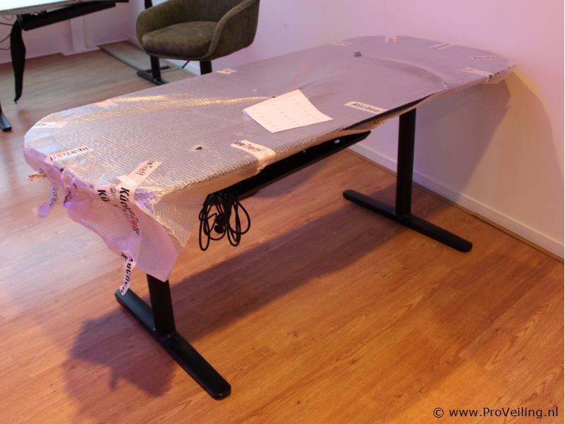 Veiling van diverse meubelen te almere