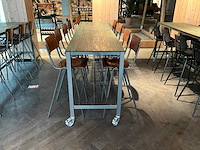 Hoog verrijdbare eettafel met stoelen - afbeelding 1 van  4