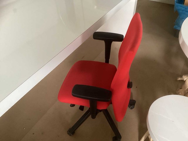 Hoogglans bureau / tafel met bloembak - afbeelding 3 van  3