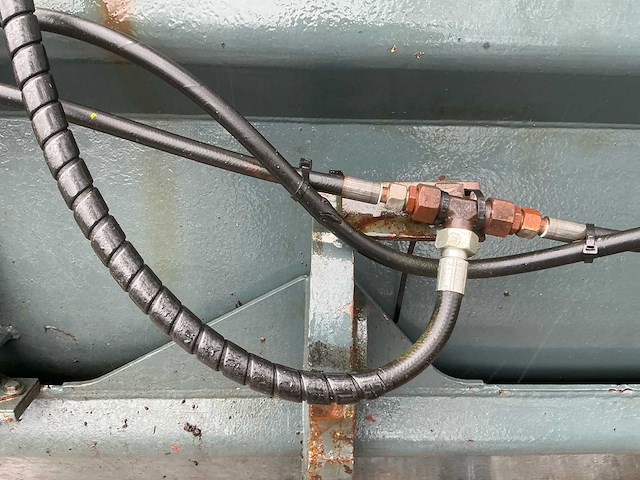 Hoogkiep bak volvo aansluiting graafbak - afbeelding 4 van  15