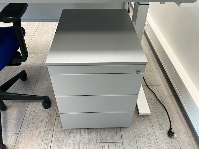 Hoogte-verstelbare bureauopstelling - afbeelding 5 van  5