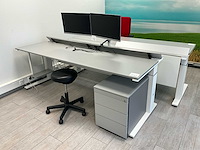 Hoogte-verstelbare bureauopstelling - afbeelding 1 van  5