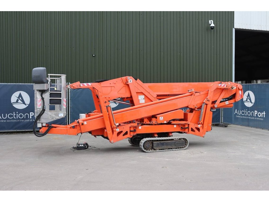 Hoogwerkers - schaarliften - spinhoogwerkers - aanhanghoogwerkers