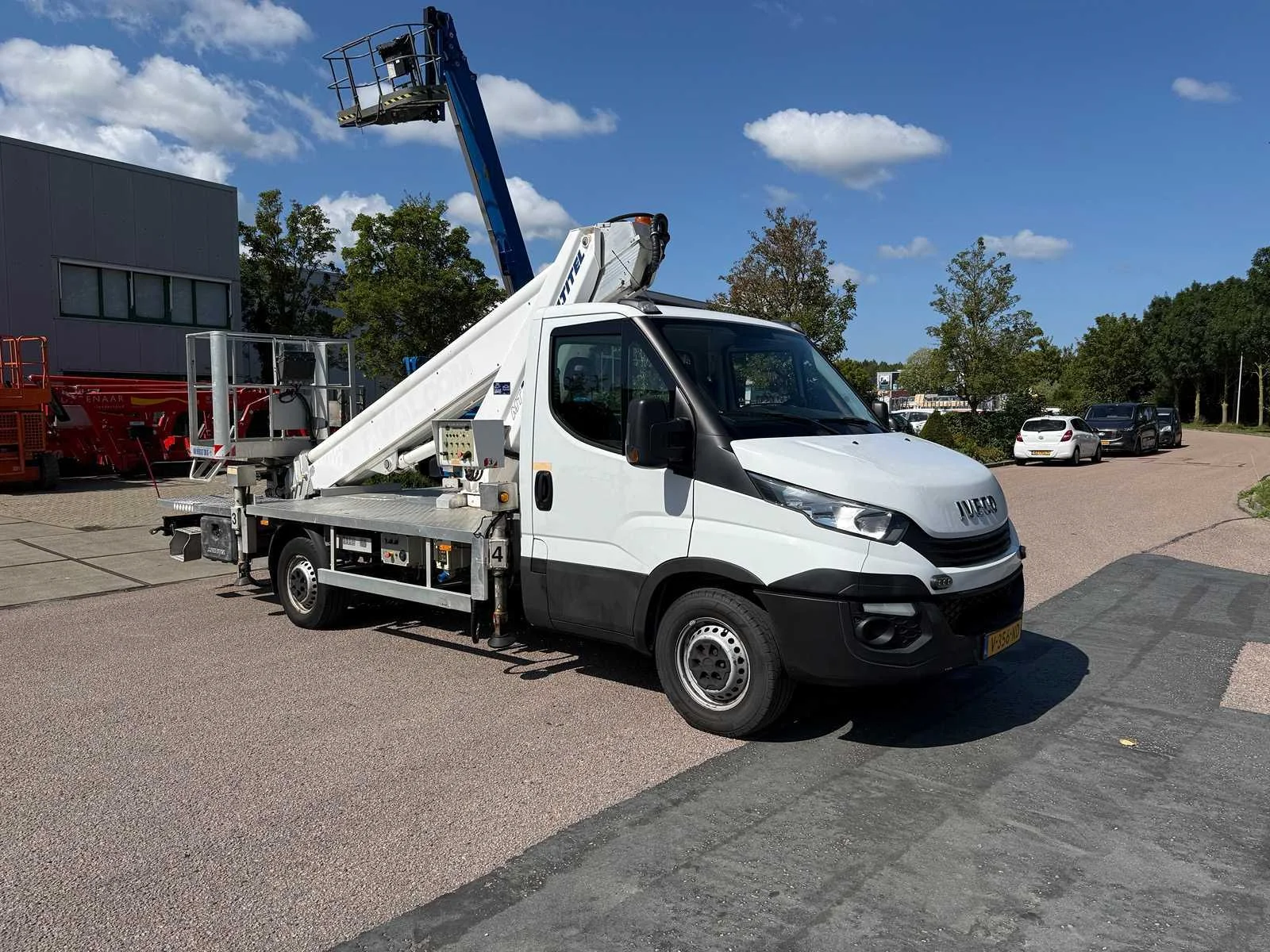 Hoogwerkers, schaarhoogwerkers en werktuigen, genie, jlg, haulotte, skyjack en niftylift