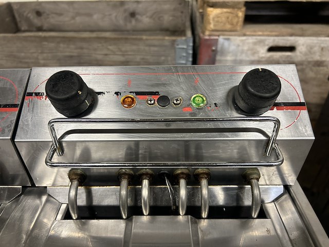 Horeca elektrische dubbele friteuse stilfer - afbeelding 3 van  8