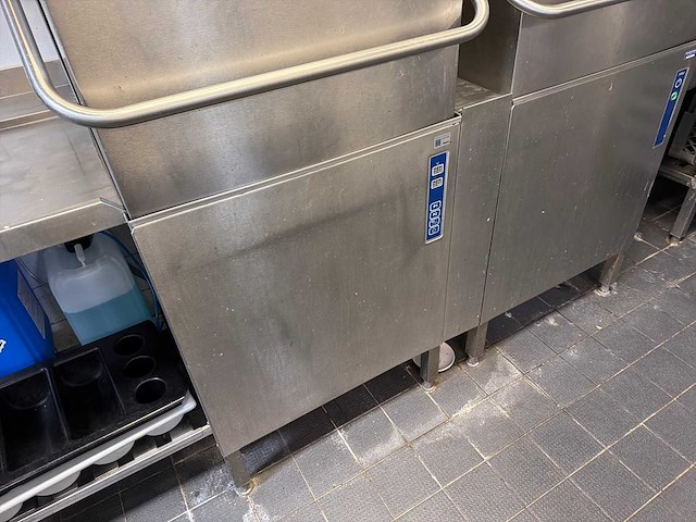 Horeca equiment doorvoerwasstraat - afbeelding 6 van  11