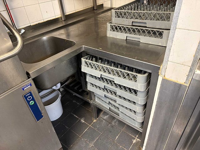 Horeca equiment doorvoerwasstraat - afbeelding 9 van  11
