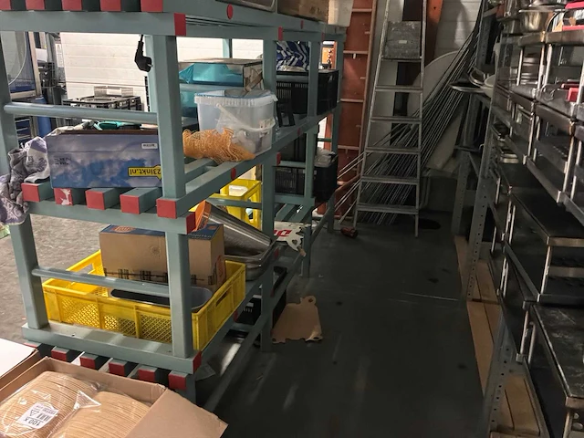 Horeca inventaris met stellingen - afbeelding 18 van  22