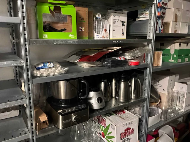 Horeca inventaris met stellingen - afbeelding 10 van  22