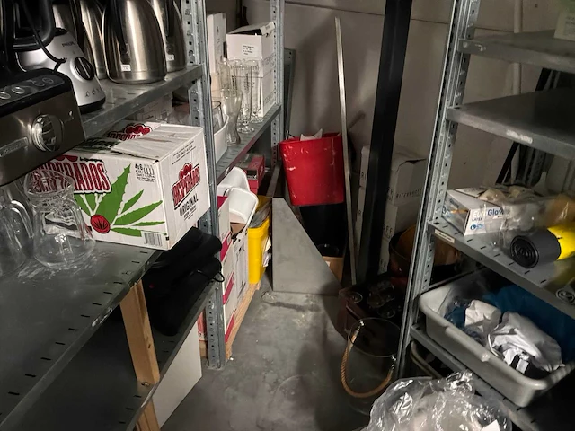 Horeca inventaris met stellingen - afbeelding 14 van  22