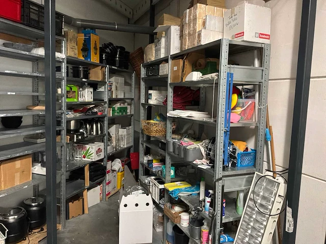 Horeca inventaris met stellingen - afbeelding 13 van  22