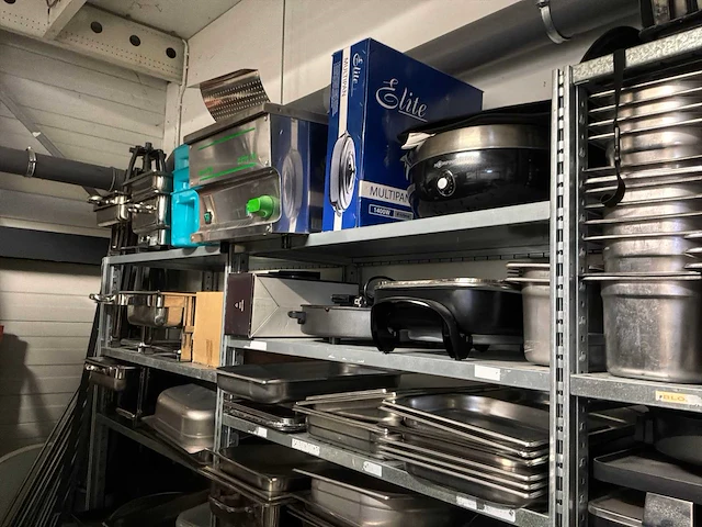 Horeca inventaris met stellingen - afbeelding 19 van  22